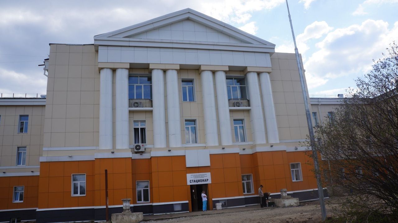 Карпинская мэрия взыскала с бывшего медработника ЦГБ почти 750 тысяч рублей