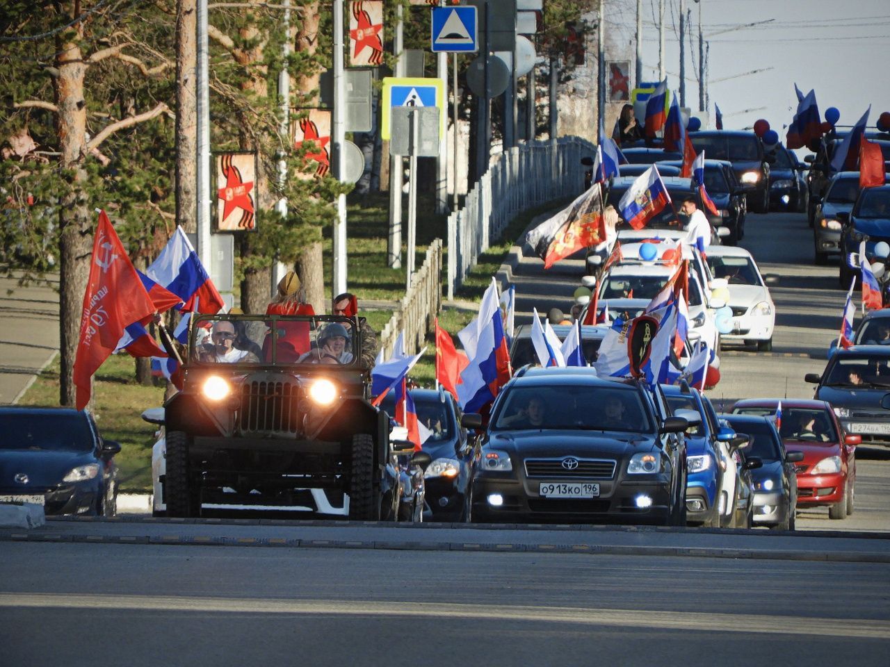 Карпинских водителей приглашают поучаствовать в праздничном автопробеге на День Победы