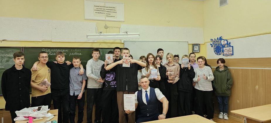 Карпинский поэт провел открытые уроки для учеников волчанской школы