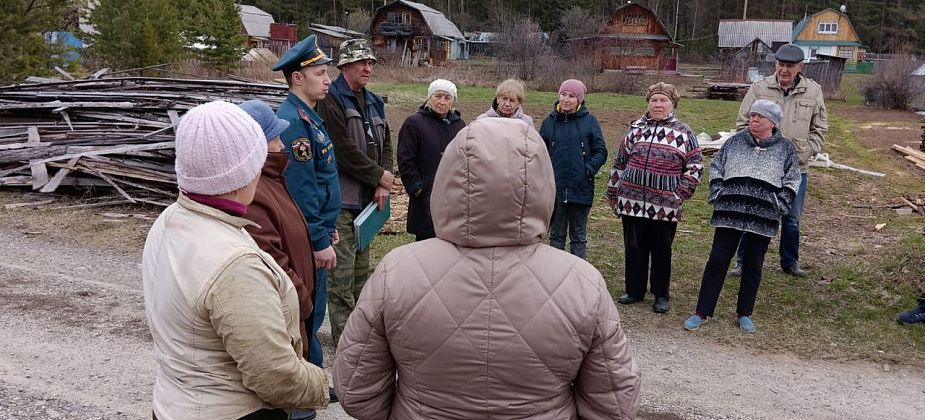 В Карпинске проходят рейды по садовым товариществам. Проверяющие смотрят на порядок на участках