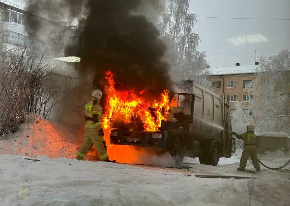 В Карпинске загорелся мусоровоз