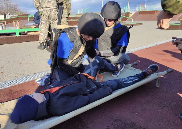 Карпинские студенты приняли участие в межмуниципальной зарнице и заняли там третье место