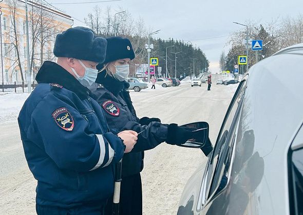 Сотрудники ГИБДД проверили, как карпинцы соблюдают правила перевозки детей