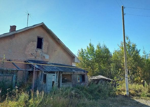 Энергетики заменили аварийный столб на улице Пушкина