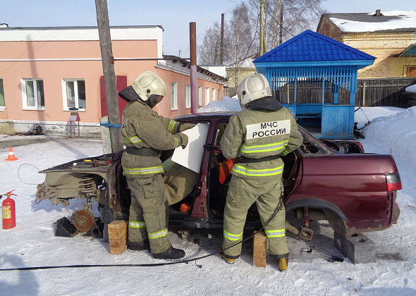 Пожарные соревнуются в проведении аварийно-спасательных работ