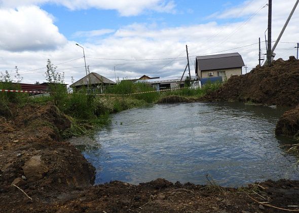 В Карпинске продолжается ремонт главного водовода