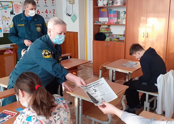 Работники 266 ПСЧ провели открытый урок в школе-интернате