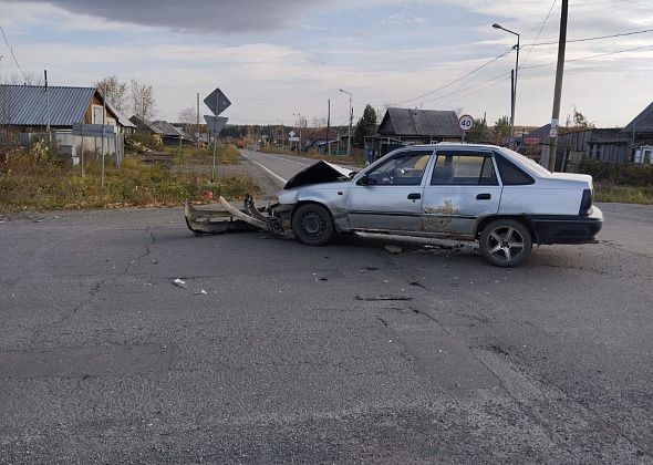 На перекрестке улиц Суворова и Карла Маркса в ДТП попала «Дэу Нексия», в которой находился ребенок