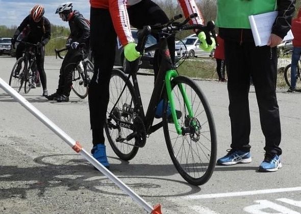 В карпинской велогонке поучаствовали более сотни спортсменов
