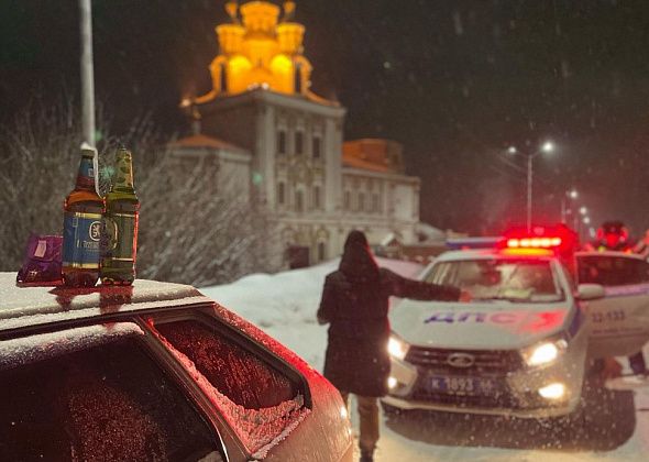 В праздничные выходные сотрудники ГИБДД поймали пьяную автолюбительницу