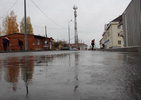 На улице Свердлова стало больше асфальта