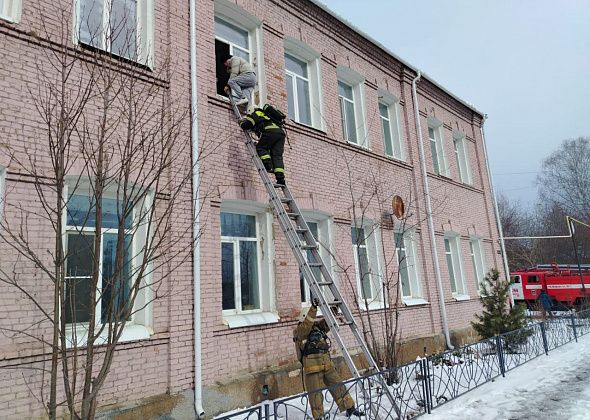 В карпинском филиале «Урал без наркотиков» состоялись противопожарные учения