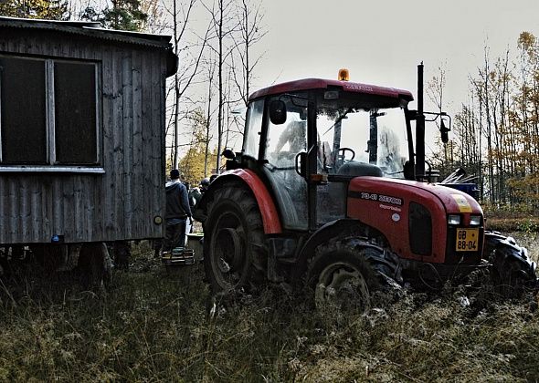 Сотрудники ГИБДД проверяют трактористов