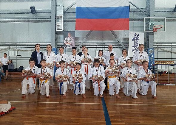 Воспитанники карпинской федерации «Карат» взяли 32 призовых места в Открытом Первенстве по карате