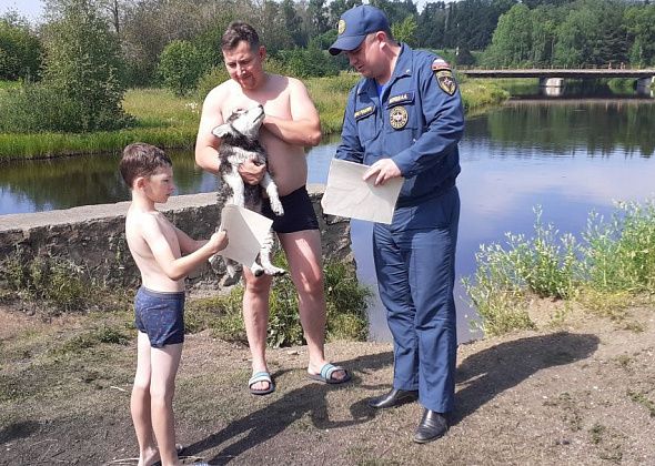 Карпинские пожарные продолжают совершать рейды по городским водоемам