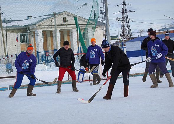 В Карпинске прошел городской чемпионат по хоккею на валенках. Победили золотодобытчики