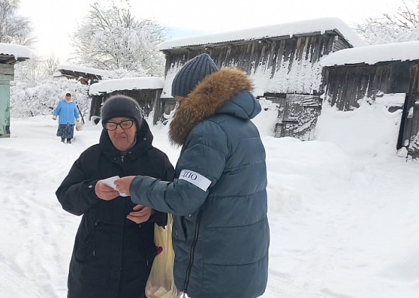 Добровольные пожарные пообщались с жителями Веселовки о безопасности