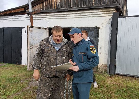 Пожарные провели рейд по частному сектору. Проверяли состояние печных труб и напоминали о безопасности