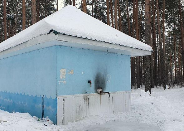 Коммунальщики установили новую кнопку на роднике на Клубной. В этот раз она удобнее