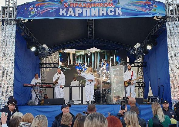 В Карпинске выступила известная певица Мари Краймбрери