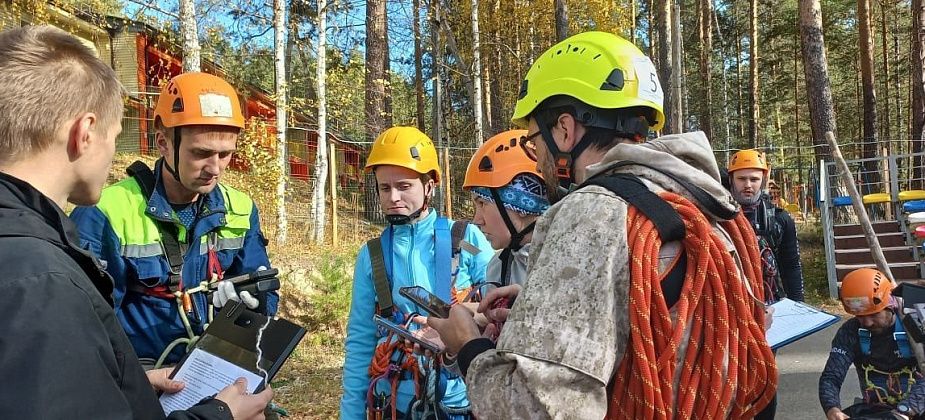 Педагоги из Карпинска заняли третье место в областном туристско-краеведческом слете