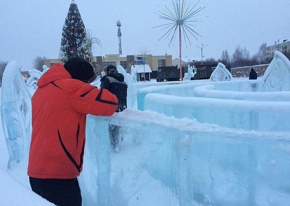 Начались работы по демонтажу новогоднего городка