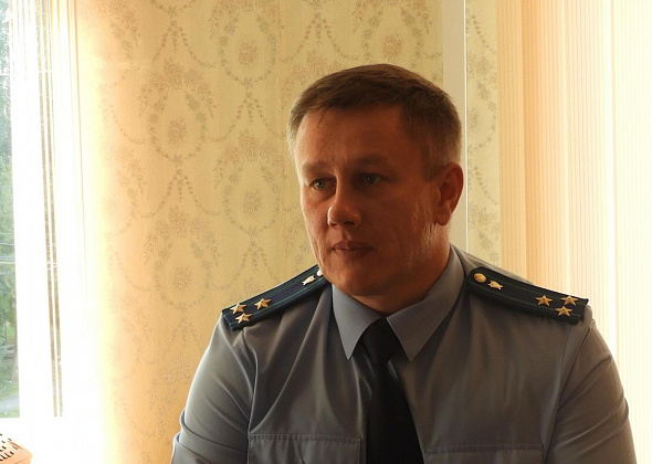 Прокурор Карпинска Андрей Аржаховский поздравил коллег с профессиональным праздником