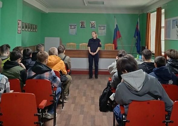 Студенты карпинского техникума посетили отдел полиции