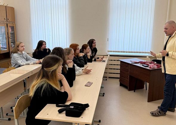 Будущие вожатые Карпинска осваивают азы профессии в городском центре детей и молодежи