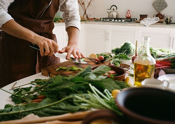 Пятничный рецепт: готовим куриные рулетики с сыром и зеленью