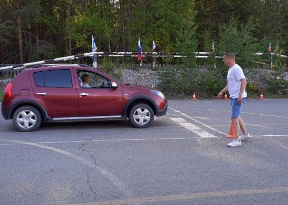 В Карпинске прошло автомногоборье среди пенсионеров