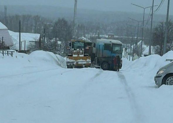 Горожане массово жалуются на плохую расчистку тротуаров и дорог