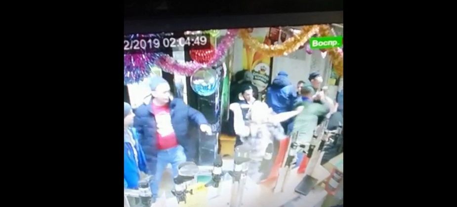 В Краснотурьинске пять ударов ножом в спину мужчине нанесли мать и дочь. Потерпевший в реанимации