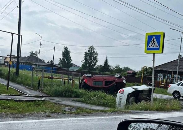 На Некрасова перевернулись два автомобиля