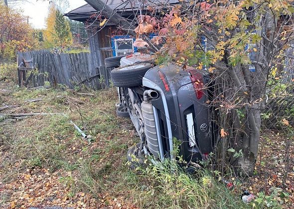 На выезде из города водитель перевернулся на «Туареге» и ушел с места ДТП