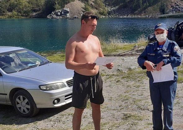 Карпинские пожарные продолжают проводить рейды на берегах карьера