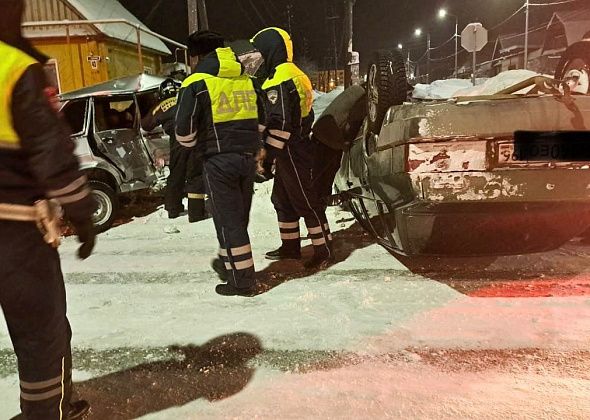 Карпинцы считают, что аварии на Суворова поспособствовали высокие сугробы