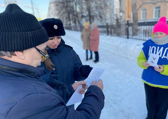 Карпинским водителям вручили письма, посвященные годовщине освобождения блокадного Ленинграда