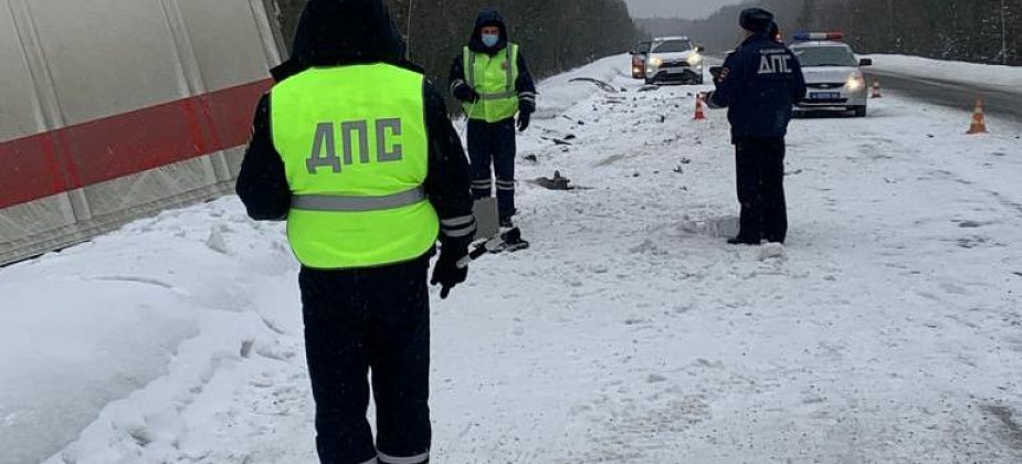 В ДТП под Серовом погибла семейная пара, которая ехала из Краснотурьинска в Камышлов