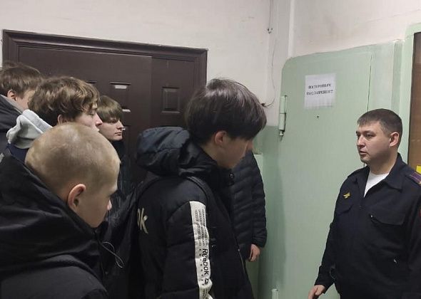 Студенты КМТ посетили отдел полиции, где им рассказали о работе сотрудников и пригласили на службу